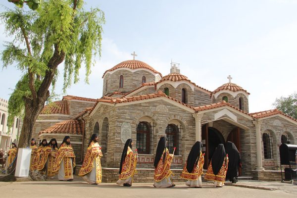 sxetika-emas-the-greek-monks-11